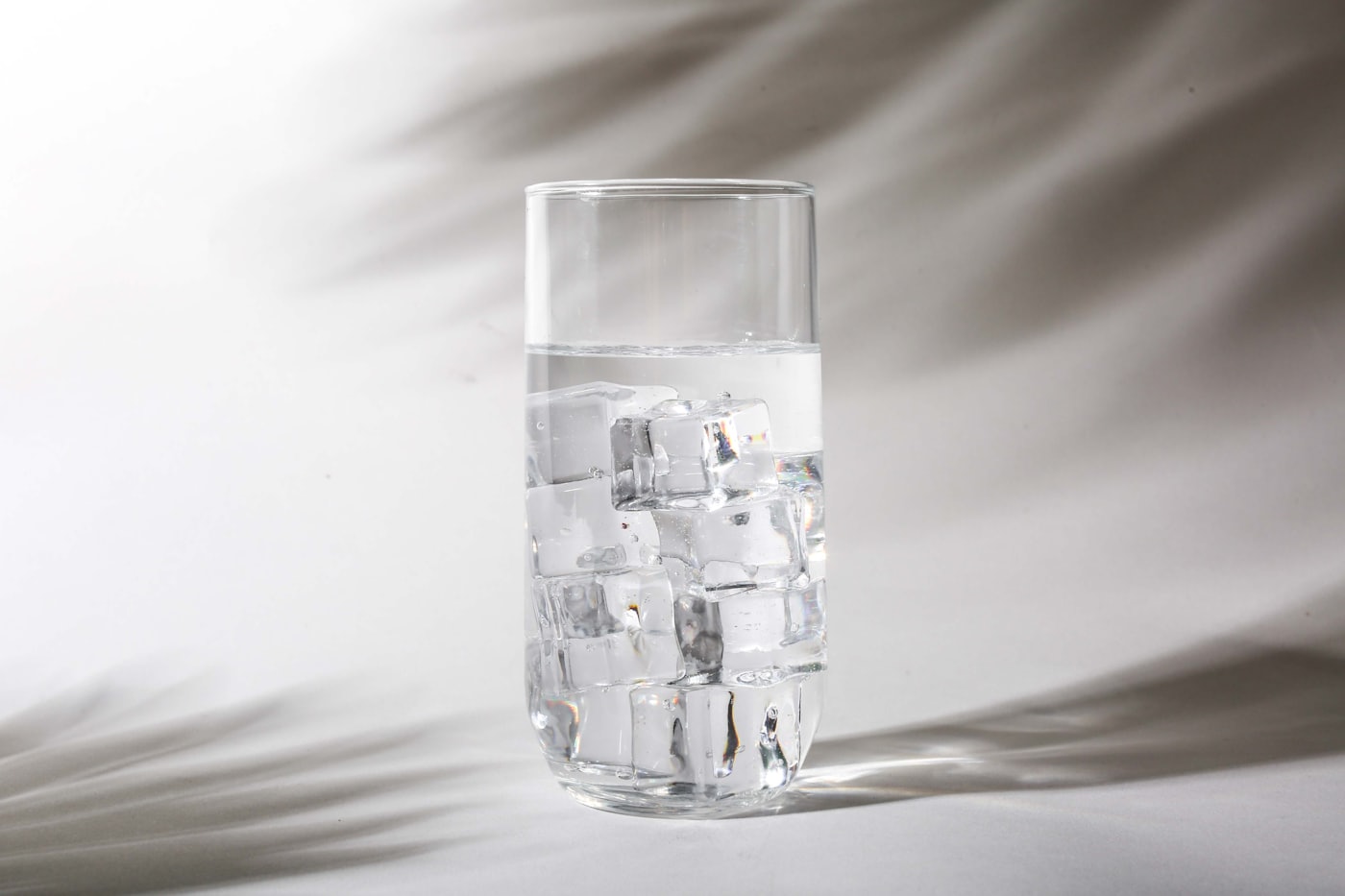 Brief cold sensitivity that fades in seconds is usually reversible