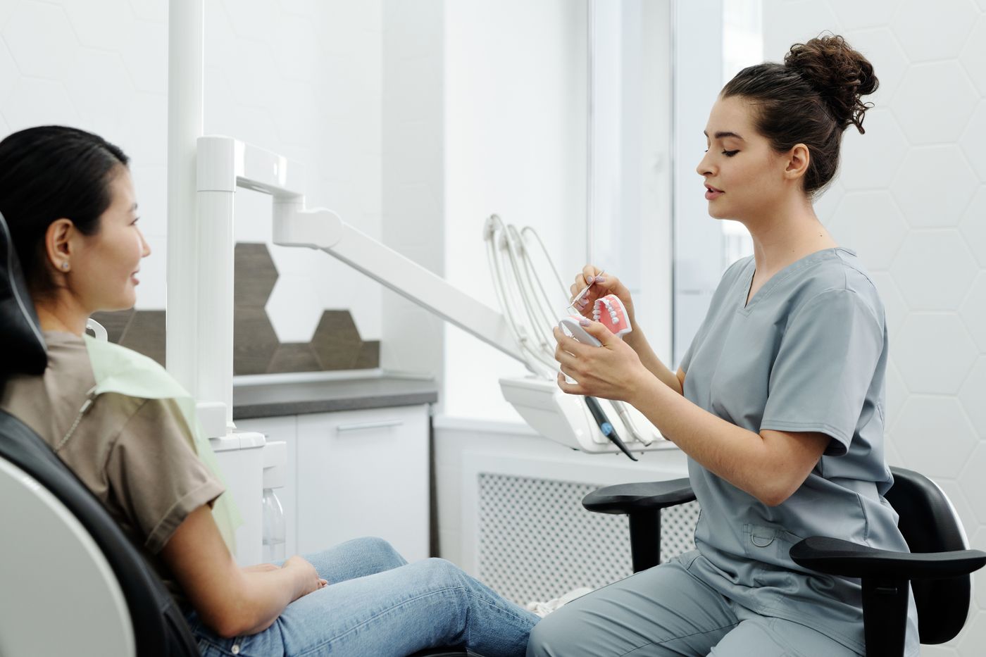 Endodontist or General Dentist: Who Should Treat Your Tooth?