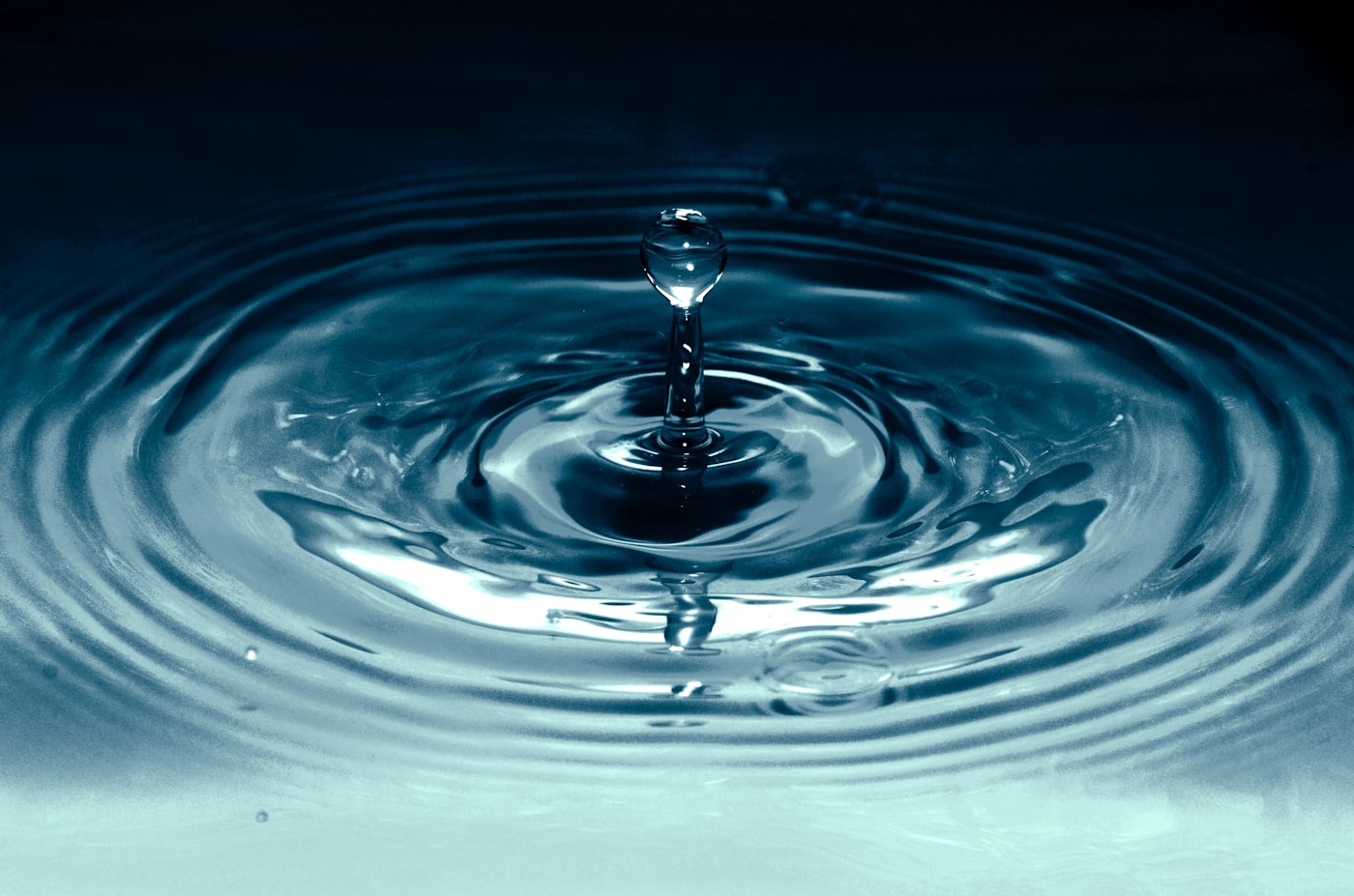 GentleWave cleans the canal system with a fluid vortex rather than files alone