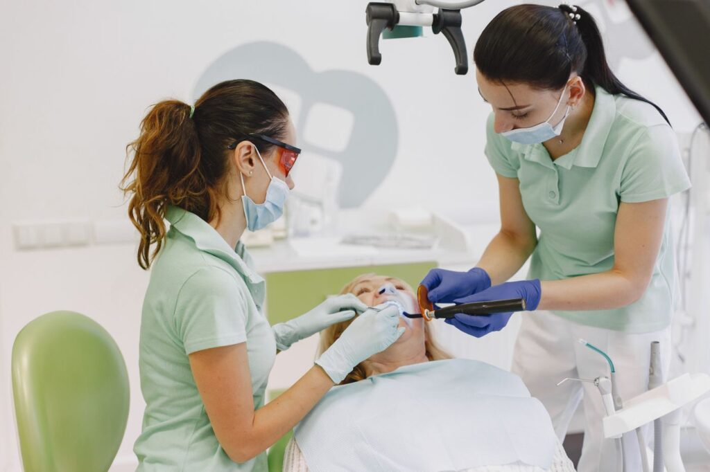 It seals the access cavity and keeps saliva out of cleaned canals